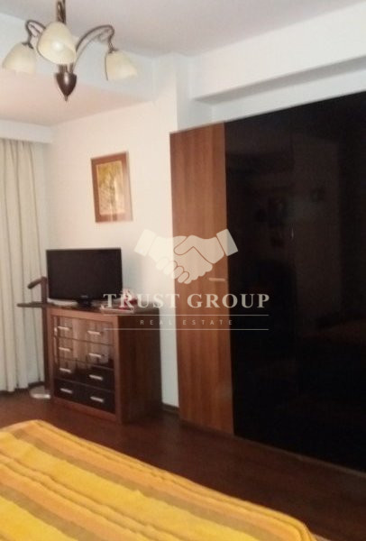 Apartament 3 Camere+Curte 40 mp zona 1 Mai