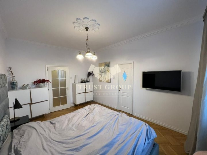 Apartament 5 camere in Calea Victoriei