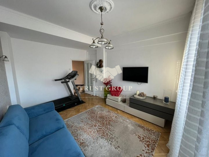 Apartament 5 camere in Calea Victoriei