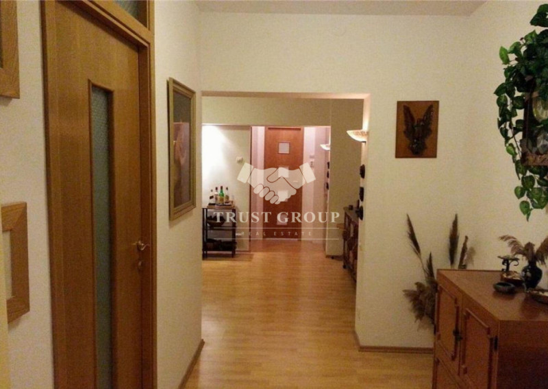 Apartament 3 camere Teiul Doamnei