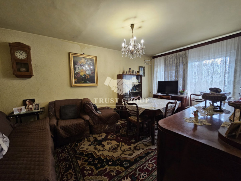 Apartament 4 camere Titulescu Centrala proprie