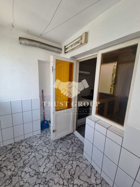 Apartament 3 camere Teiul Doamnei | decomandat | 1984 |