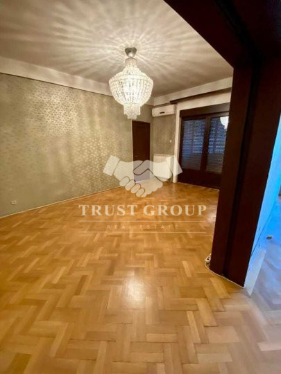 Apartament 4 camere + 1 camera de serviciu + boxă + garaj 