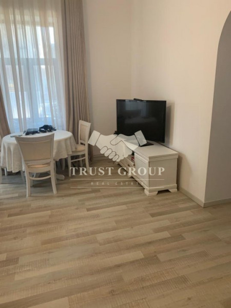 Apartament 4 camere in vila/Victoriei