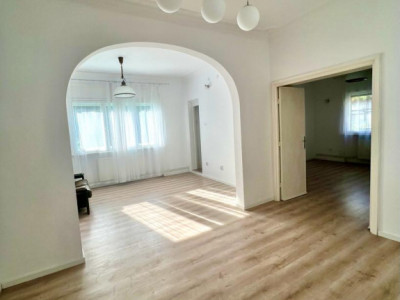 Apartament 4 camere in vila | Clucerului | Loc de parcare