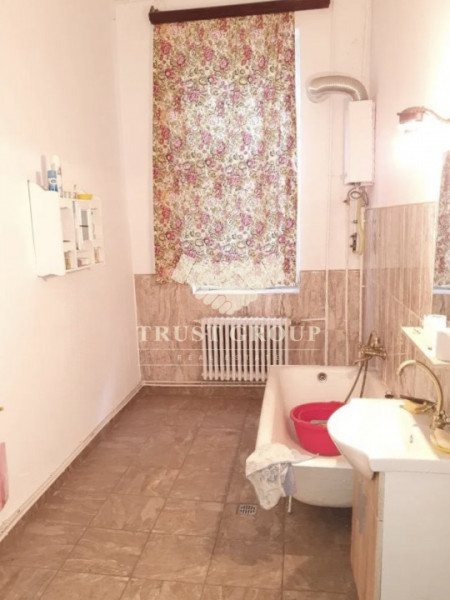 Apartament 6 camere Cismigiu | Curte | Pivnita | 2 Parcari