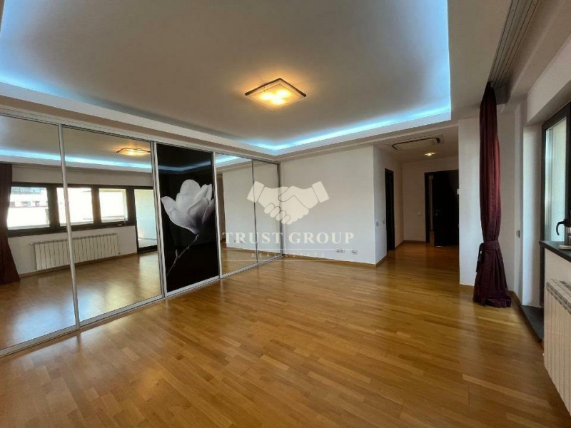 Apartament 4 camere | Moşilor | Loc de parcare+boxa