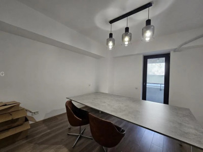 Apartament 4 camere Titulescu | Curte | 2 Locuri de parcare