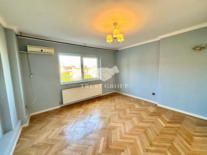 Apartament 3 camere Ultracentral | centrala | parcare in curte| boxa| fara RISC