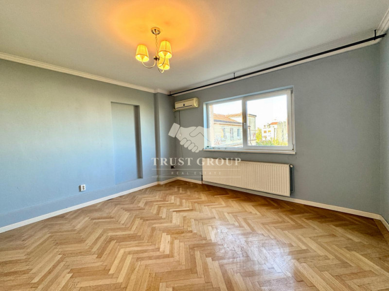 Apartament 3 camere Ultracentral | centrala | parcare in curte| boxa| fara RISC