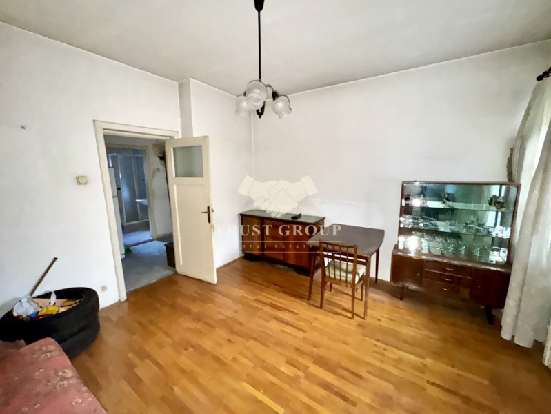 Apartament in vila | 3 camere | Domenii | Necesita renovare