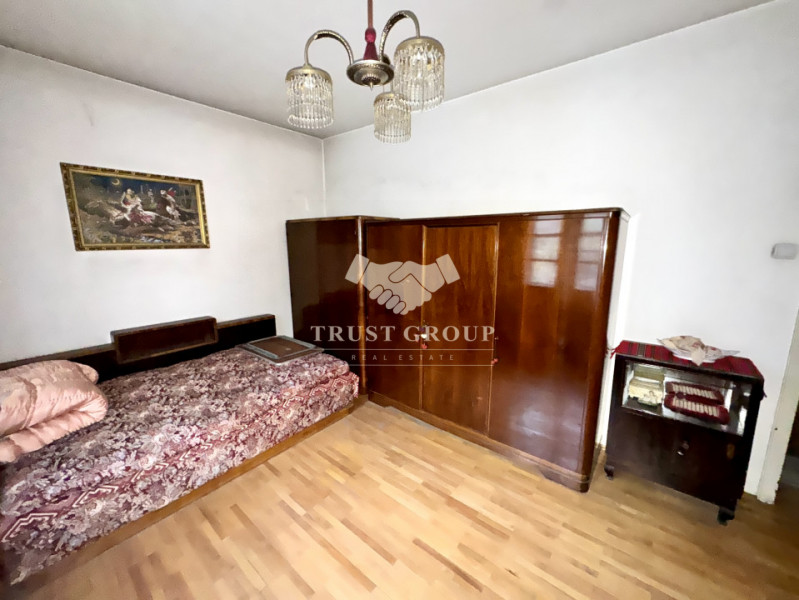 Apartament in vila | 3 camere | Domenii | Necesita renovare