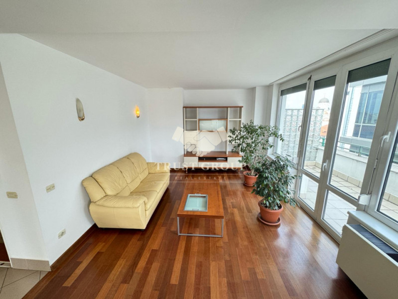 Penthouse cu vedere spre Arcul de Triumf | 2 parcari | Ideal pentru un burlac | 