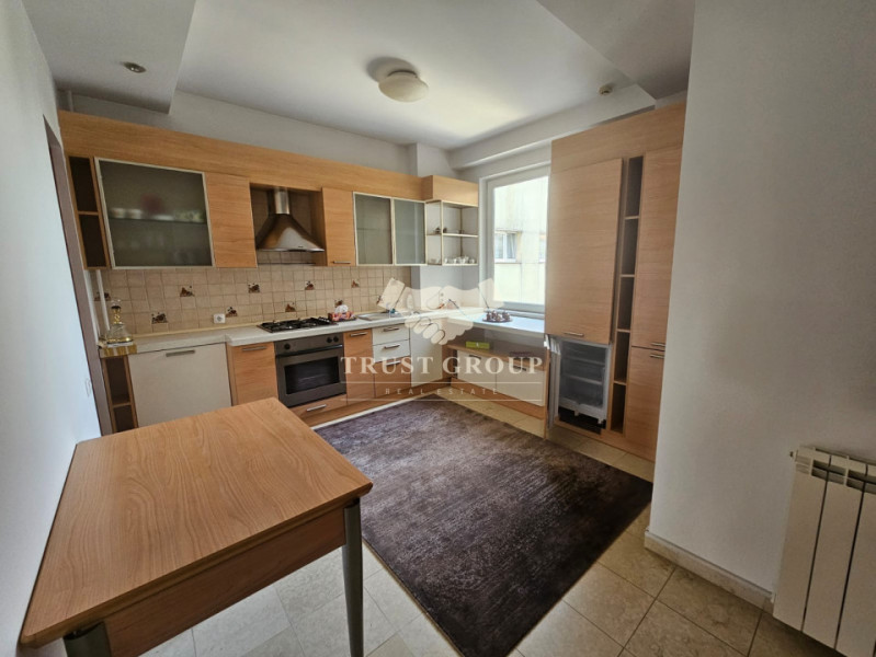 Apartament 3 camere - Primaverii 