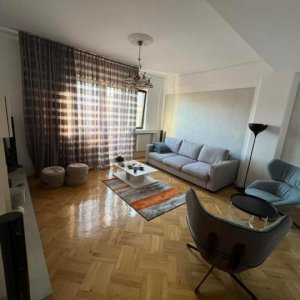 Apartament 5 camere in Calea Victoriei