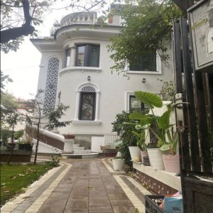 Vila impresionanta Clucerului