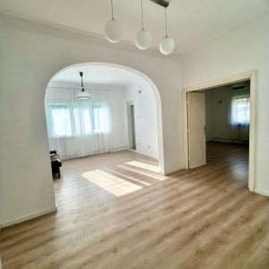 Apartament 4 camere in vila | Clucerului | Loc de parcare