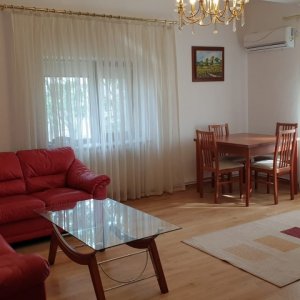 Apartament 3 camere in vila | Capitale | Curte comuna 