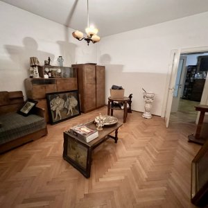 Apartament 4 camere Capitale | necesita renovare | 2 boxe la subsol