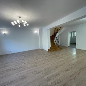 Triplex 7 camere Victoriei | Terasa | Loc de parcare 