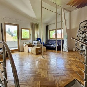 Vila 6 camere Capitale | Curte proprie | Loc de parcare