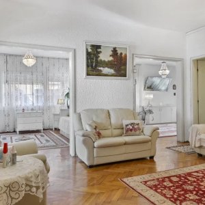 Apartament 4 camere | Sfinții Voievozi 