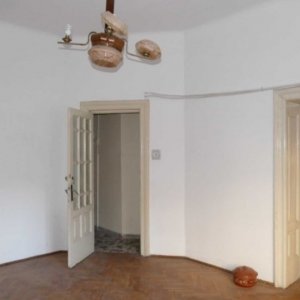 Apartament 5 camere Armeneasca | boxa la subsol