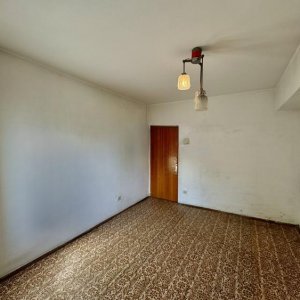 Apartament 3 Camere Titulescu | necesita renovare | Vedere spate