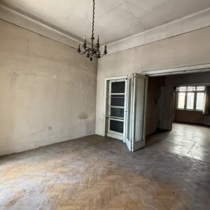 Apartament 3 camere Capitale | In vila | Parter - ideal pentru business 