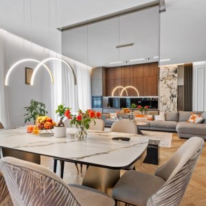 Arhitectură, tehnologie și lifestyle premium într-o vilă spectaculoasă