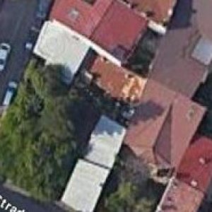 Teren + casa demolabila/posibilitate de extindere 162mp | Domenii parc Ciresarii