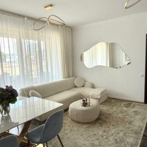 Apartament 3 camere Laguna Residence 