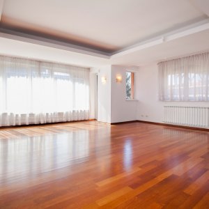 Apartament 3 camere Primaverii | Curte proprie | Loc de parcare disponibil