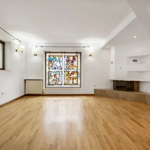 Casa individuala Victoriei / Garaj / Curte proprie 