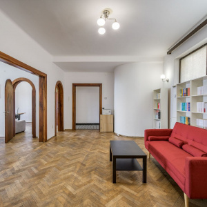 Apartament 5 camerei - Română-Lahovari / 2 locuri de parcare 